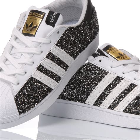 adidas schuhe superstar familie|Adidas Superstar sneakers.